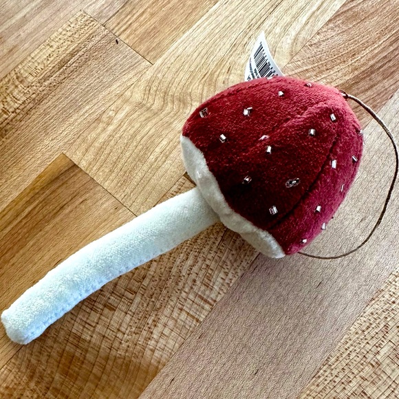Adorable mushroom Christmas ornaments - velvet soft fabric with embroidery - Picture 3 of 5